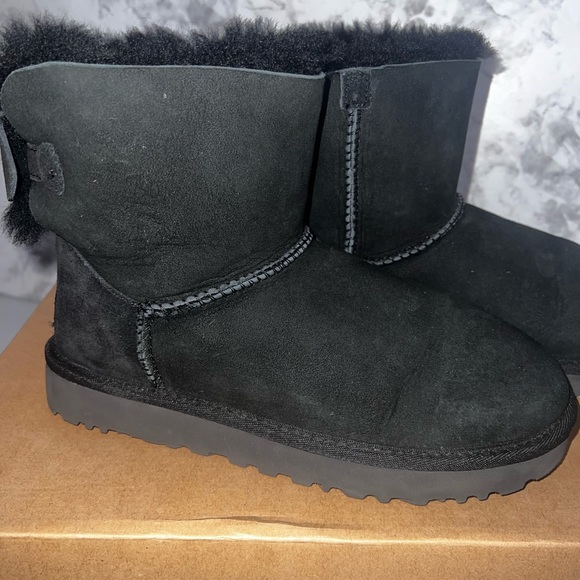 UGGS 💕 - Picture 5 of 9